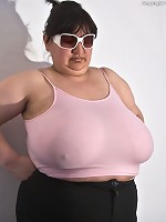 hot women big boobs pictures